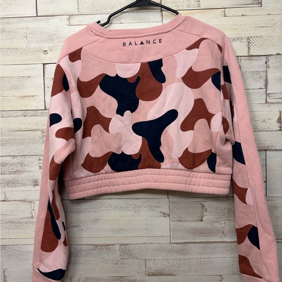 Balance athletica outlander cropped crewneck sweater camo womens crop pink MEDIU - Picture 2 of 2